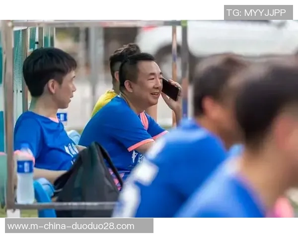 足球明星孙鹏高清图片壁纸分享尽显风采与魅力让你感受足球的激情与梦想